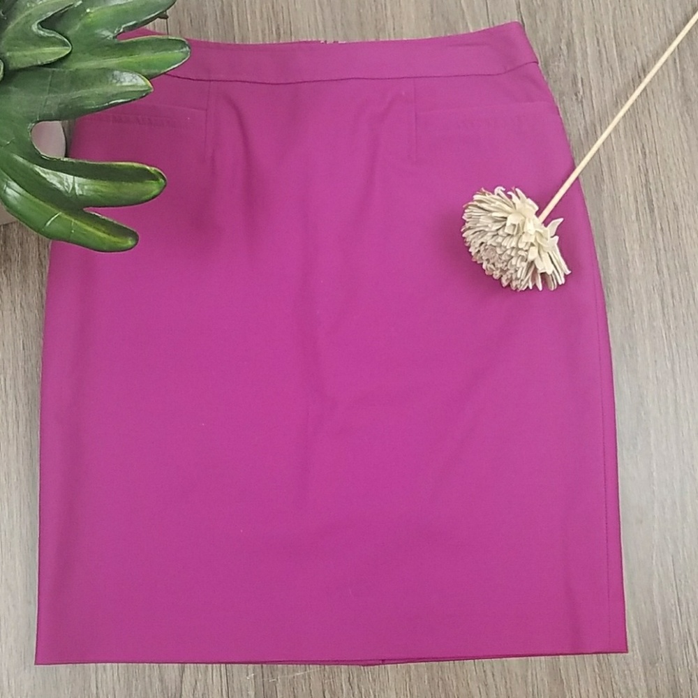 EUC Halogen pink‎ pencil skirt size 4